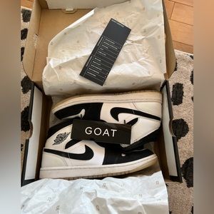 Air Jordan 1 MID SE